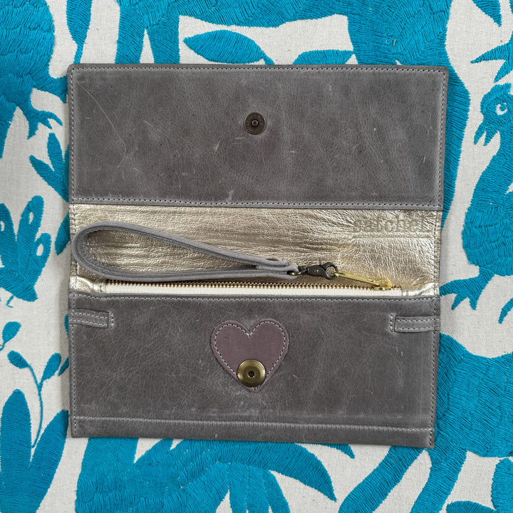 *Elizabeth Wallet*