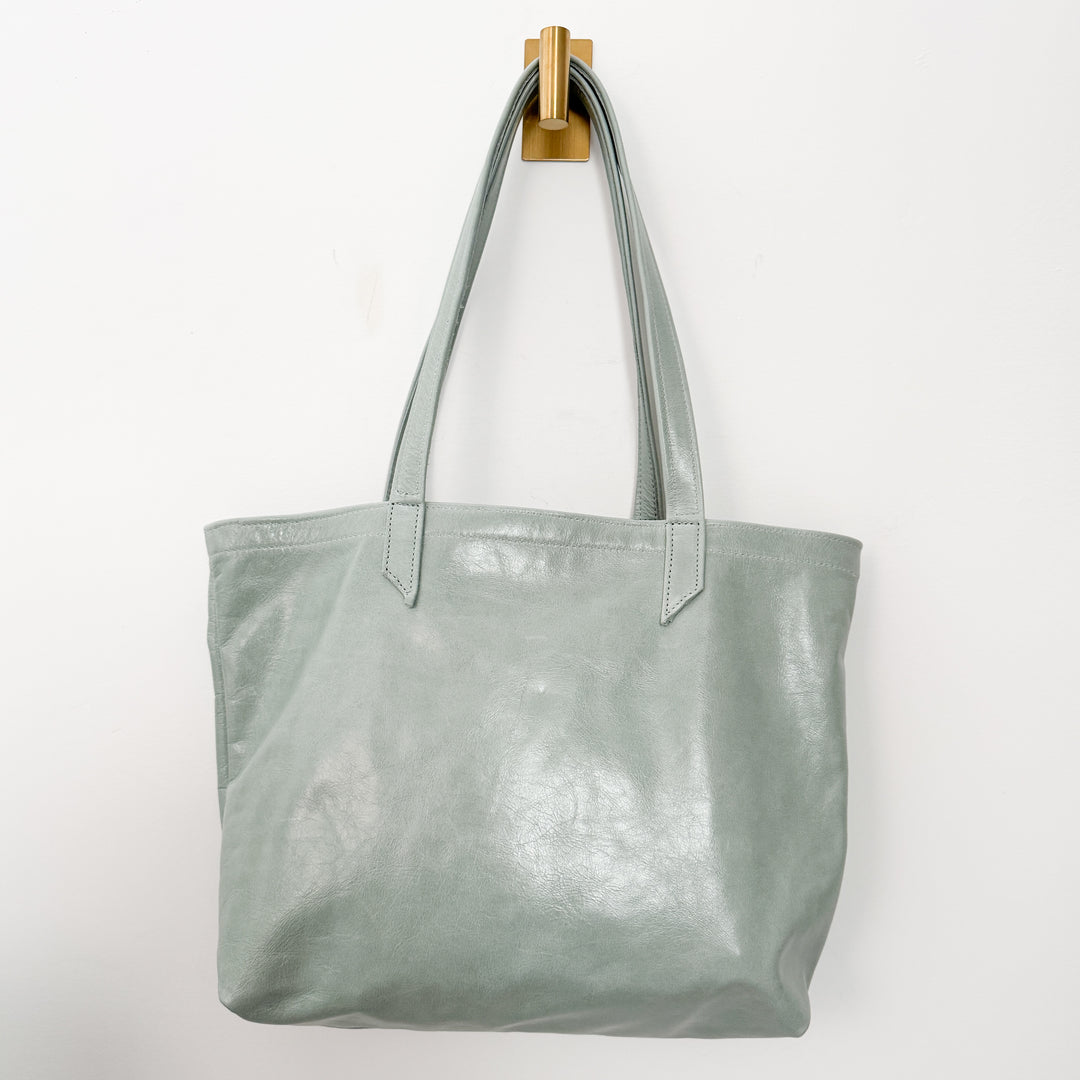 *Classic Tote*