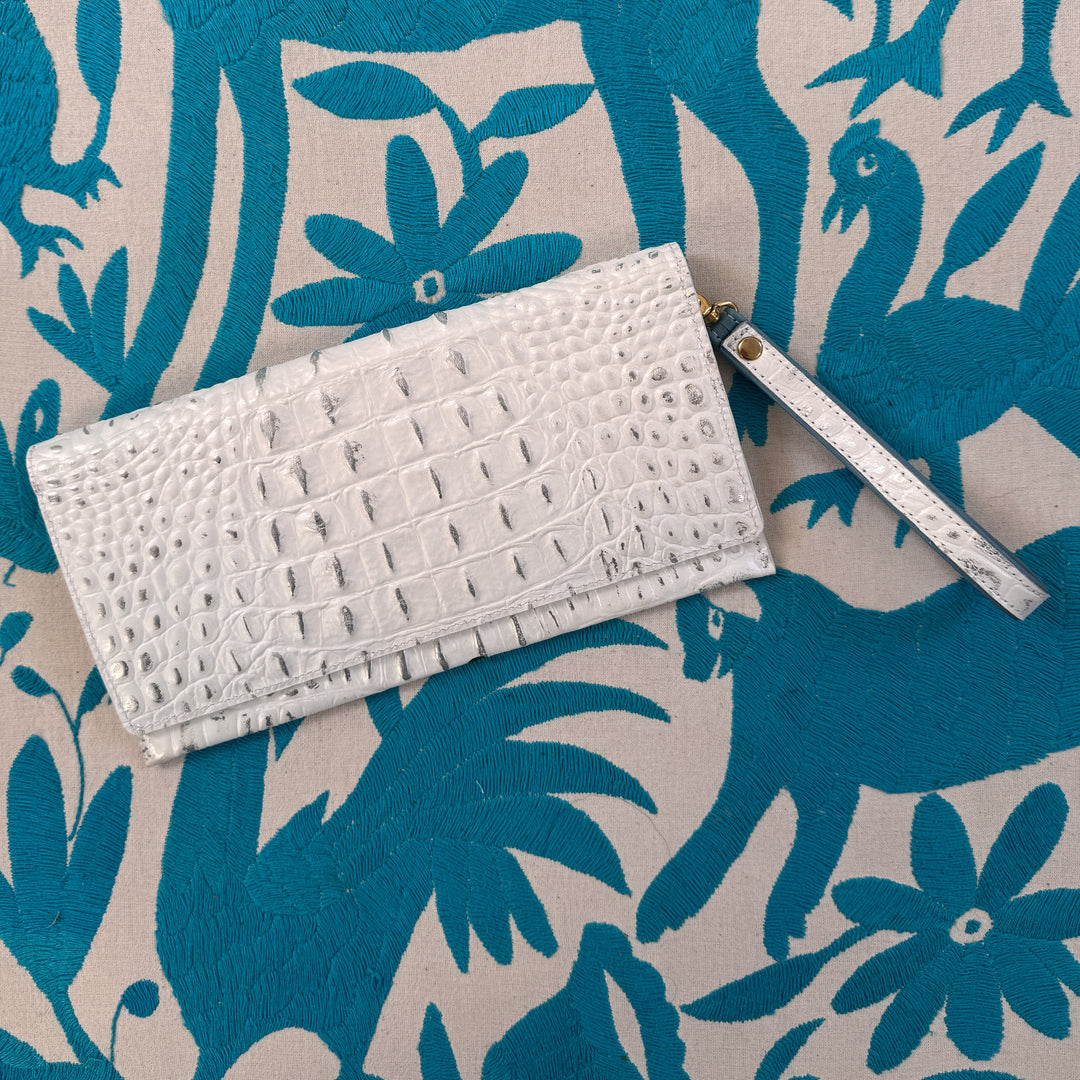 *Elizabeth Wallet*