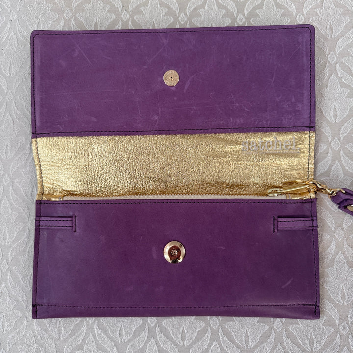*Elizabeth Wallet*
