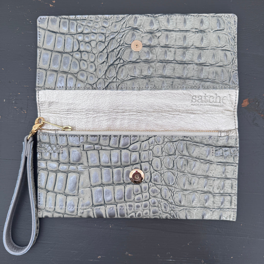 *Elizabeth Wallet*