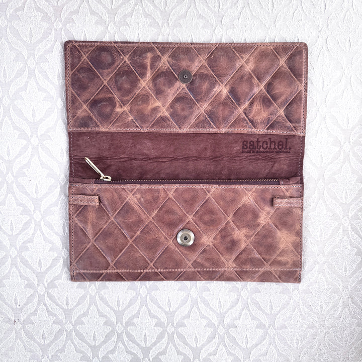 *Elizabeth Wallet*