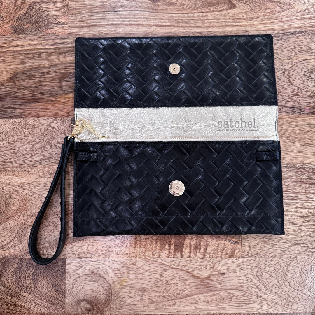 *Elizabeth Wallet*