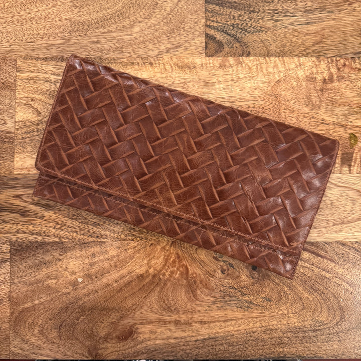 *Elizabeth Wallet*