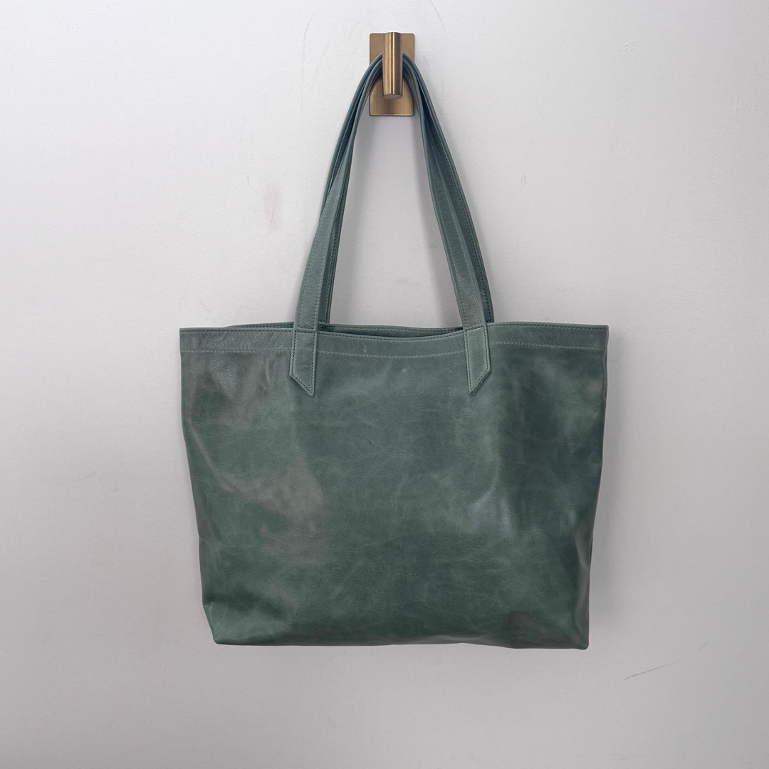 *Classic Tote*