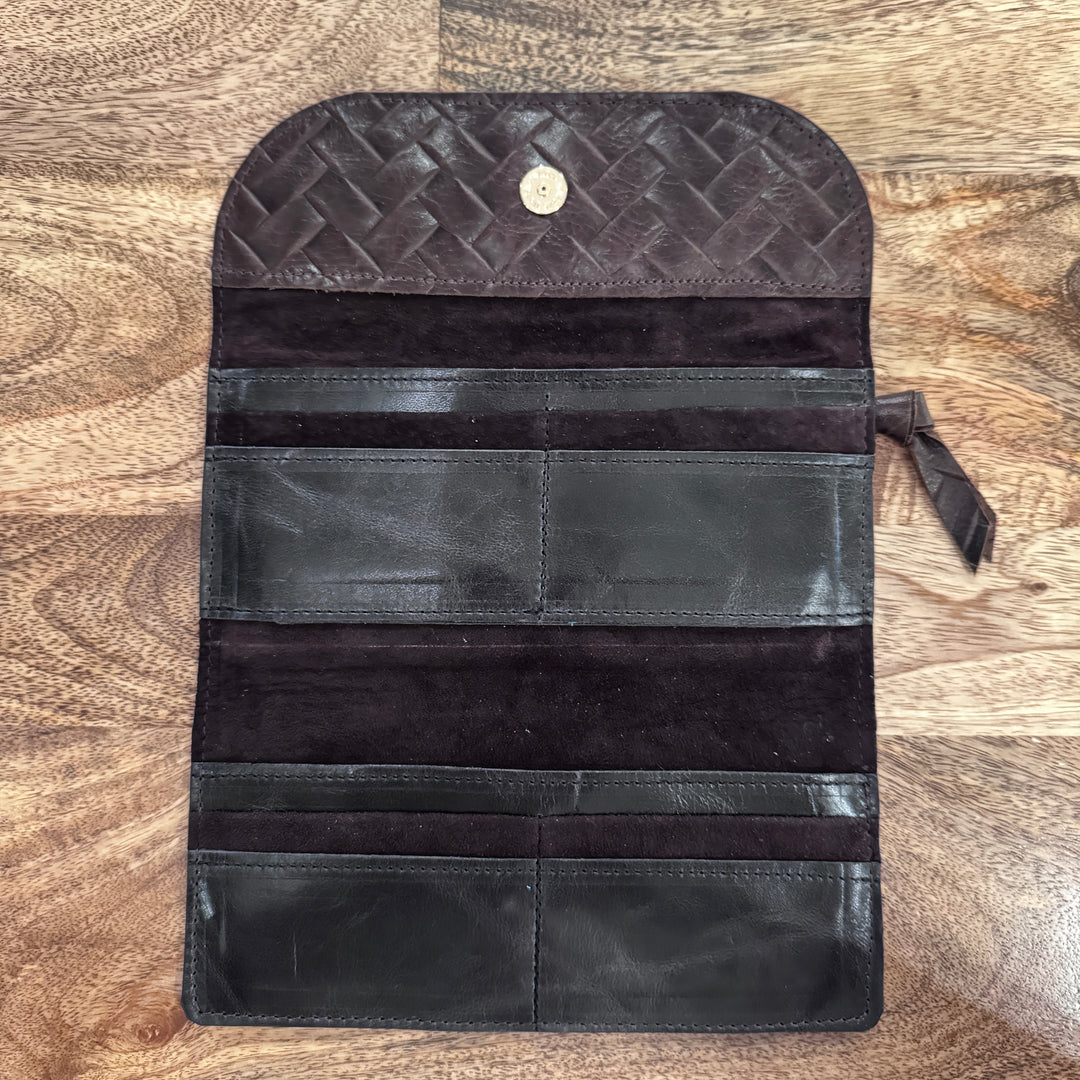 *Jennifer Wallet*