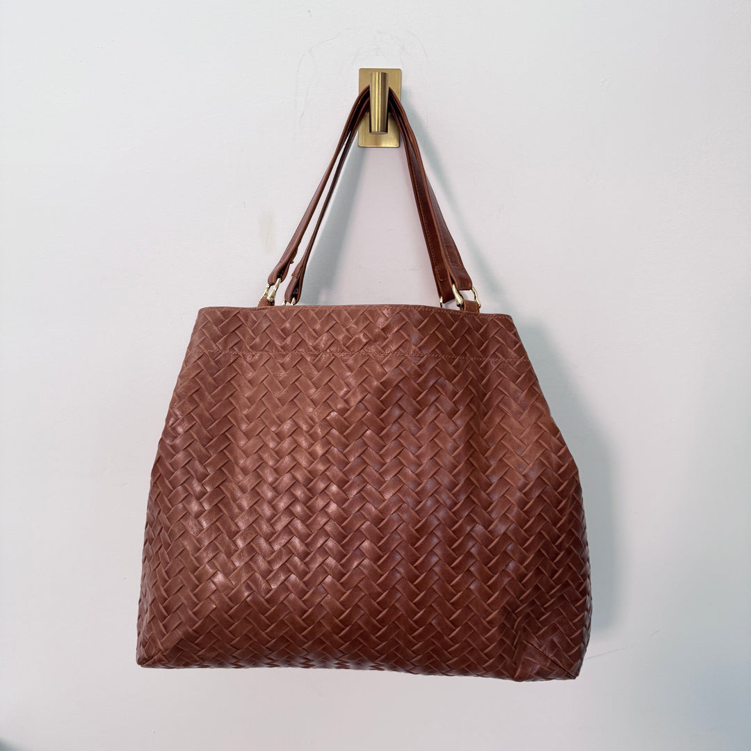 Woven carmel w/ gold hw