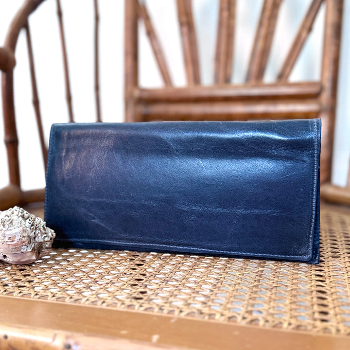 *Elizabeth Wallet*