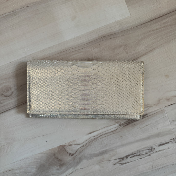 *Python Elizabeth Wallet*