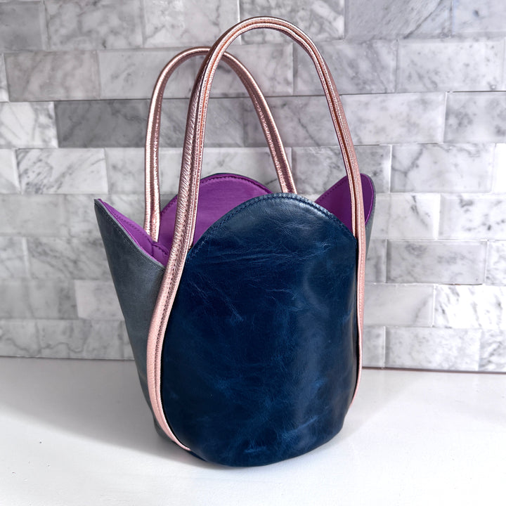 *Tulip Tote*