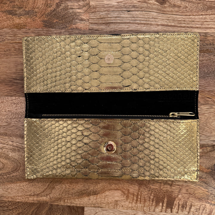 *Python Elizabeth Wallet*