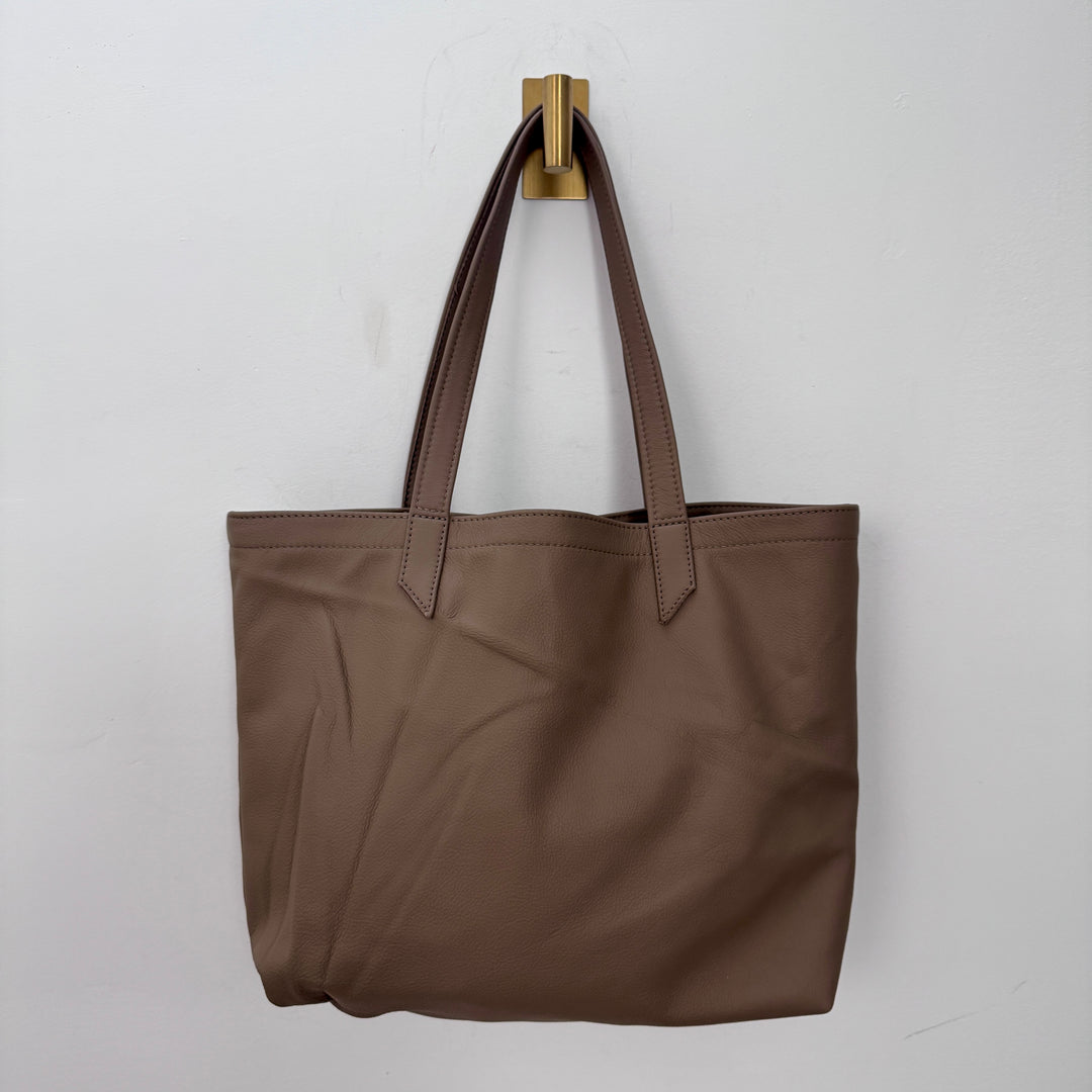 *Classic Tote*
