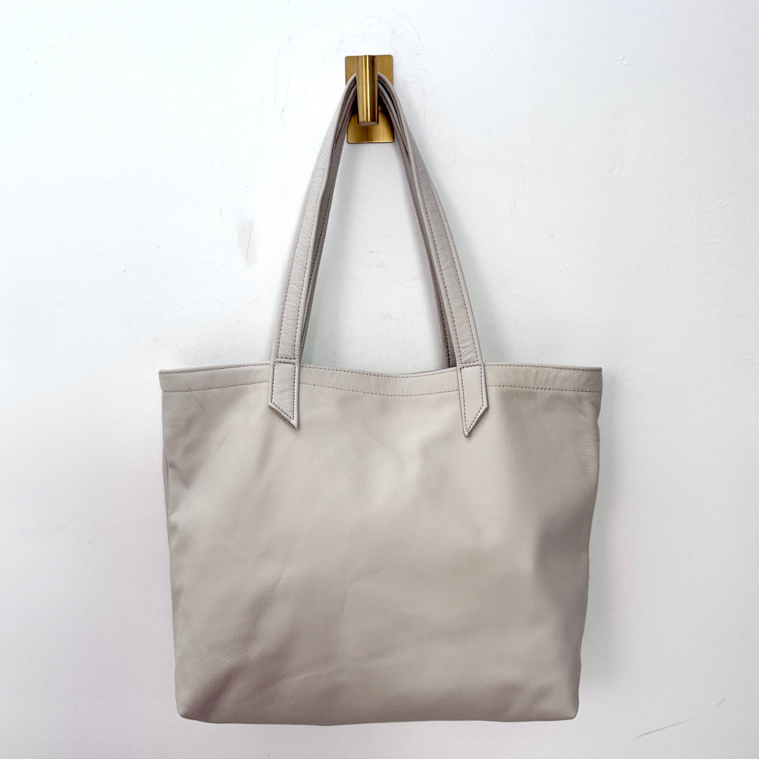 *Classic Tote*