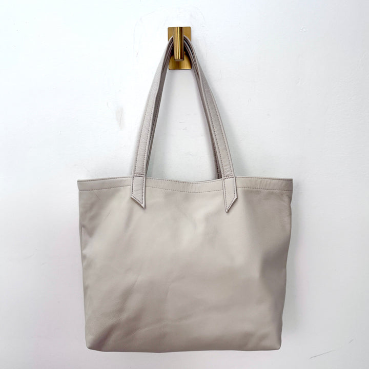 *Classic Tote*
