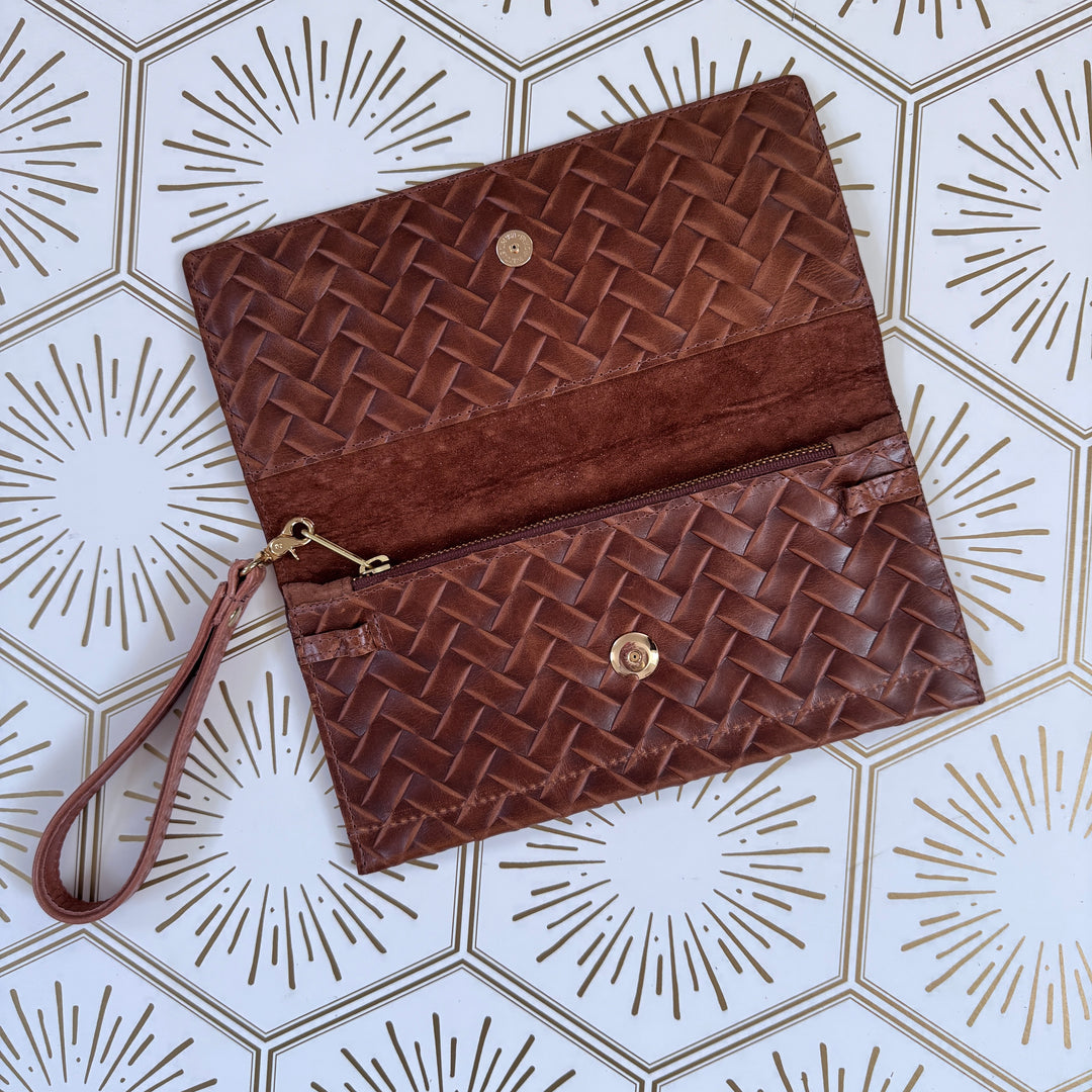 *Elizabeth Wallet*
