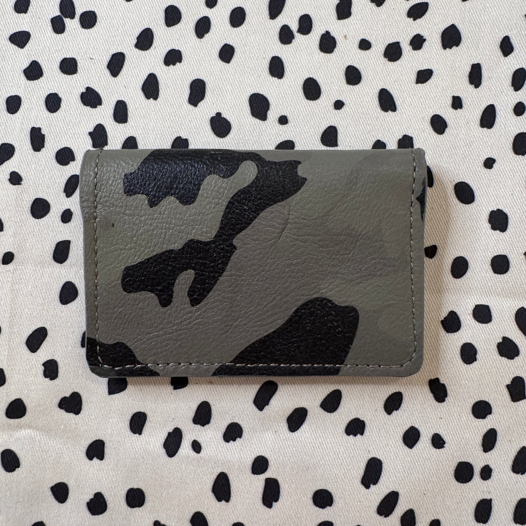 *Bi Fold Card Case*