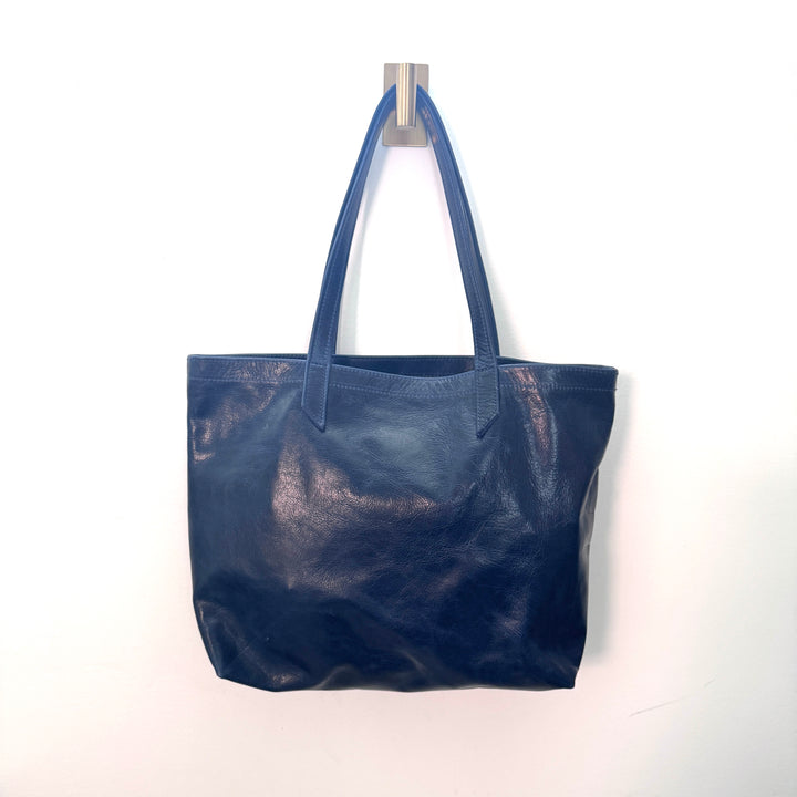 *Classic Tote*