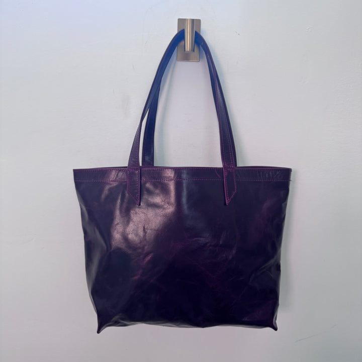 *Classic Tote*