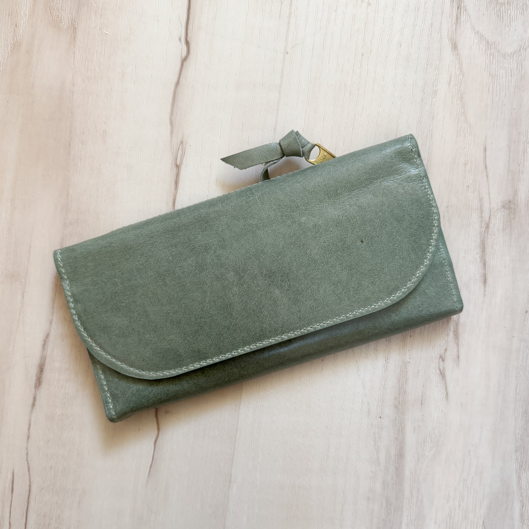 *Jennifer Wallet*
