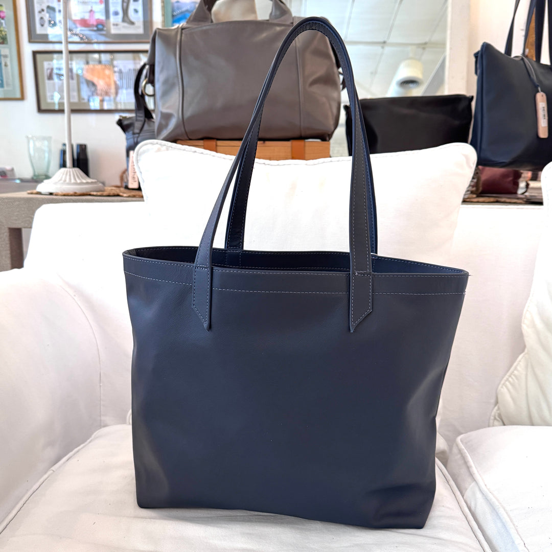 *Classic Tote*