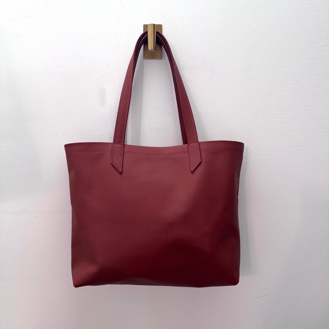 *Classic Tote*